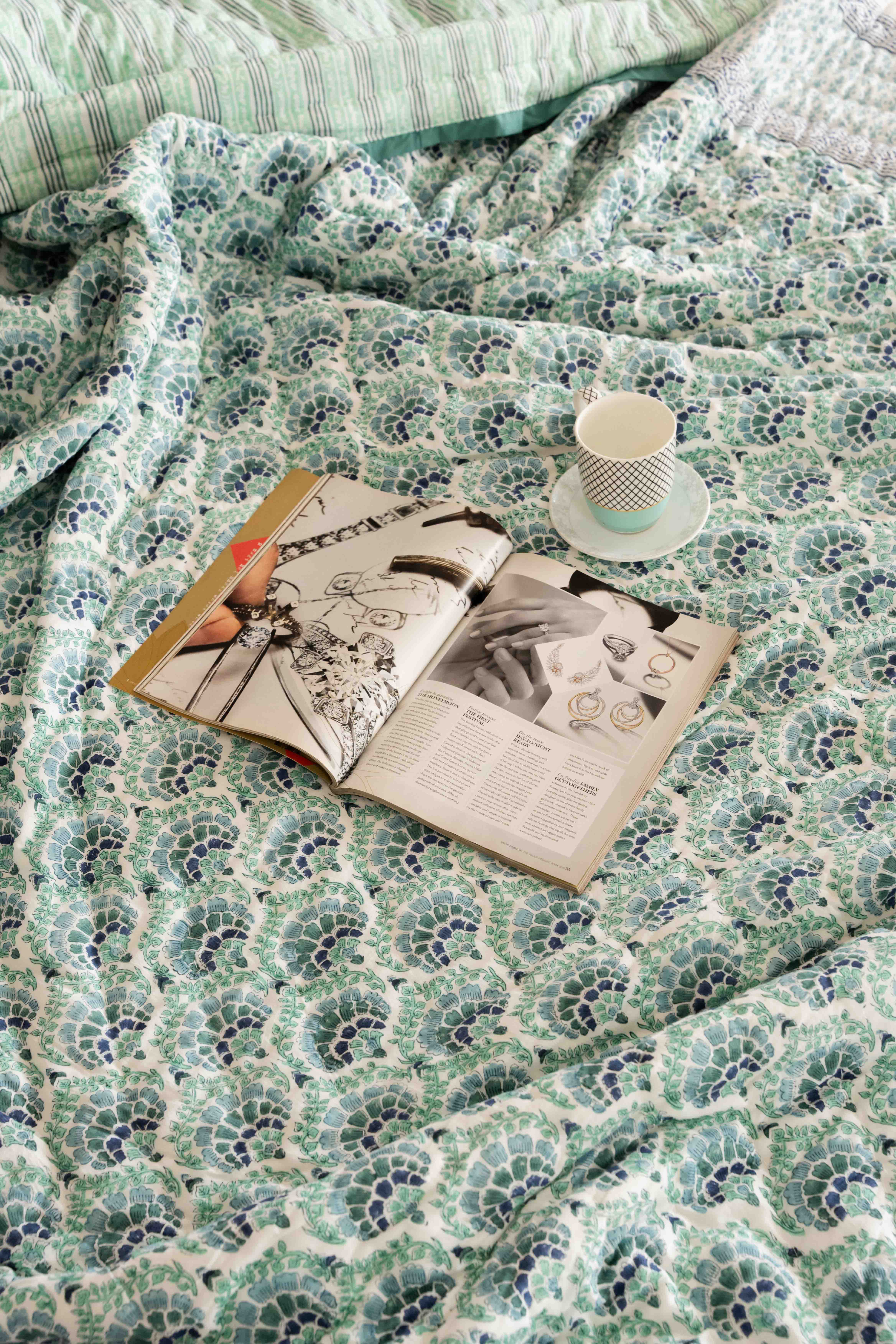Coral Cotton Quilt ( AC Comforter) - Reversible Print/ Duvet/ Bedspread– Double  & Super Single Size