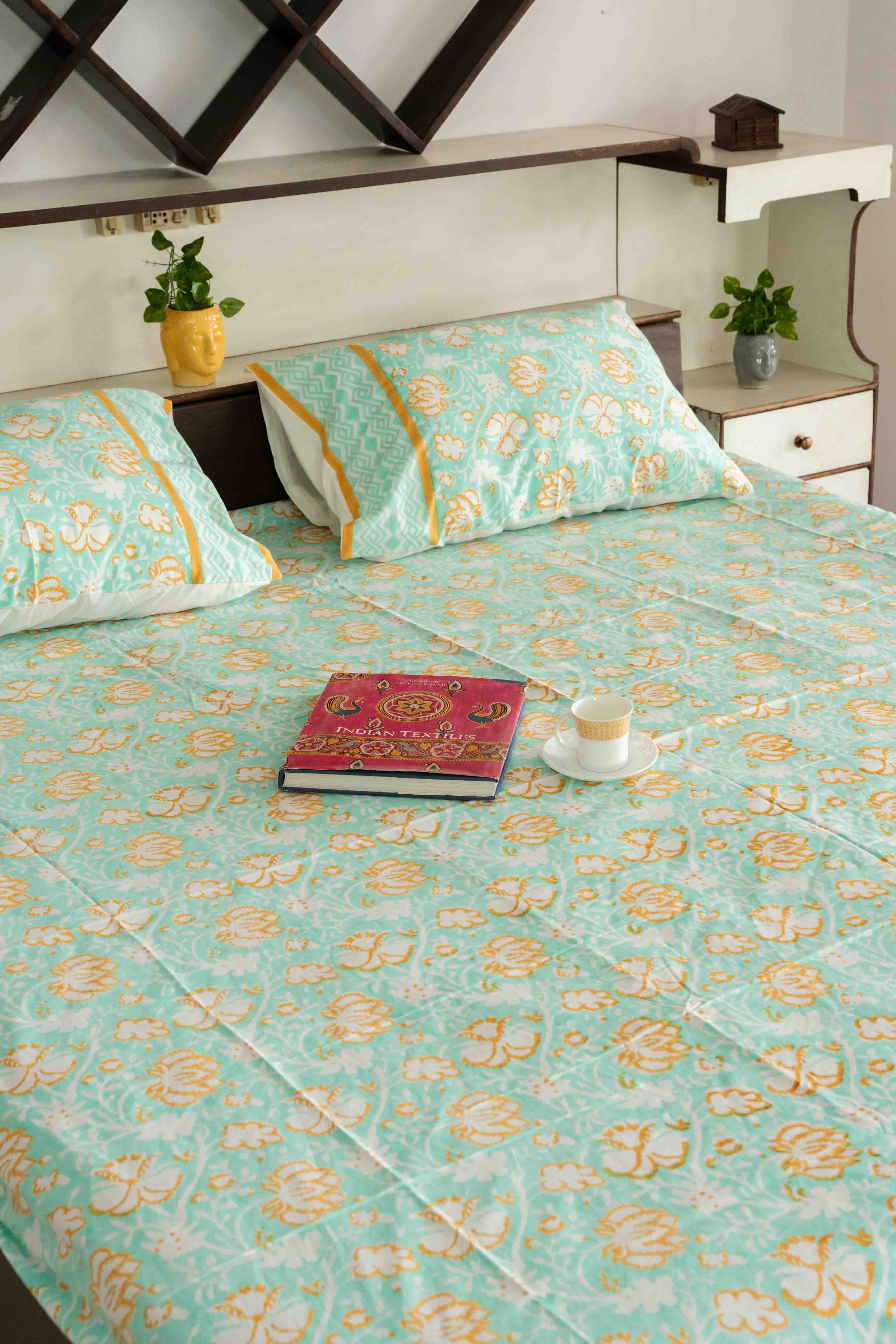 Premium Cotton Green Floral Fitted Bedsheet Set – King Size and Queen Size